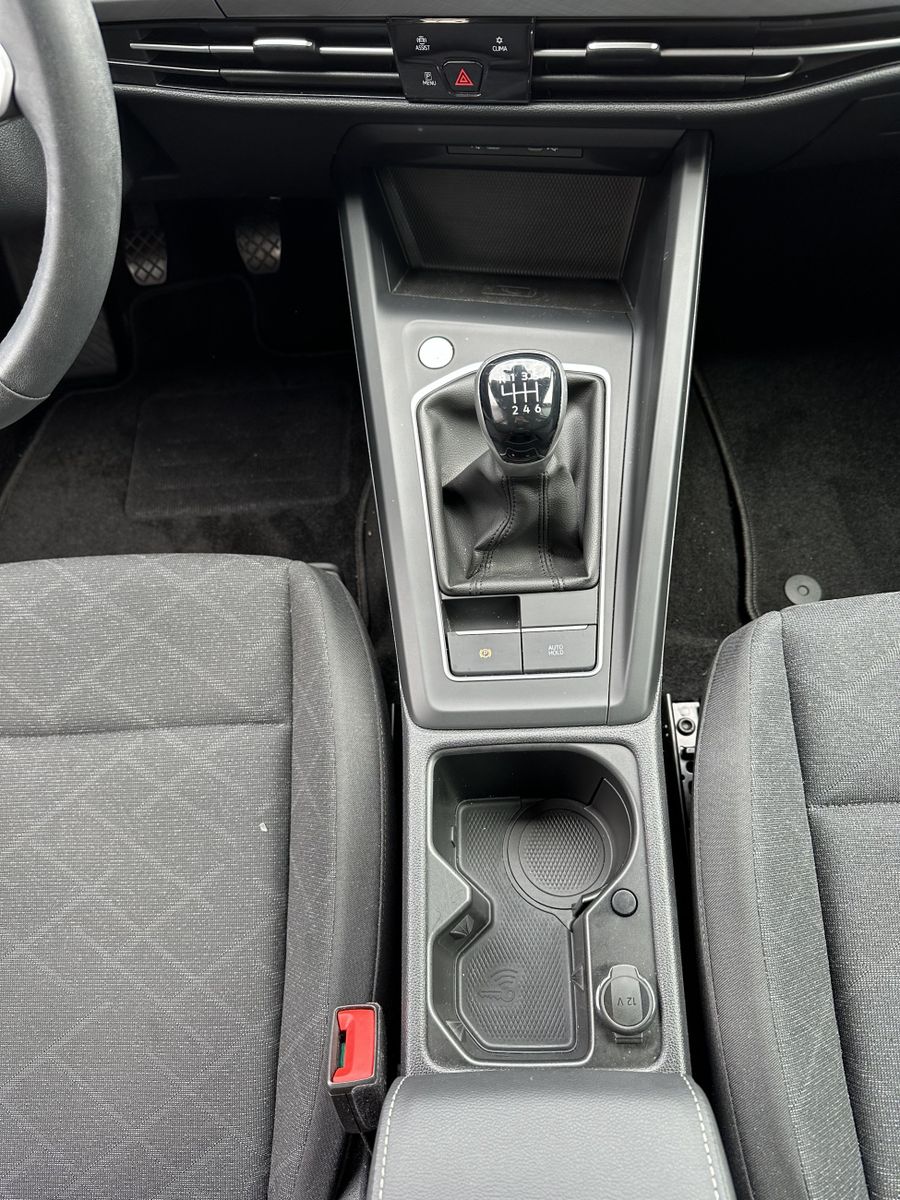 Fahrzeugabbildung Volkswagen Golf Variant 2.0 Life NAV+LED+SHZ+WLAN+KAMERA+PP