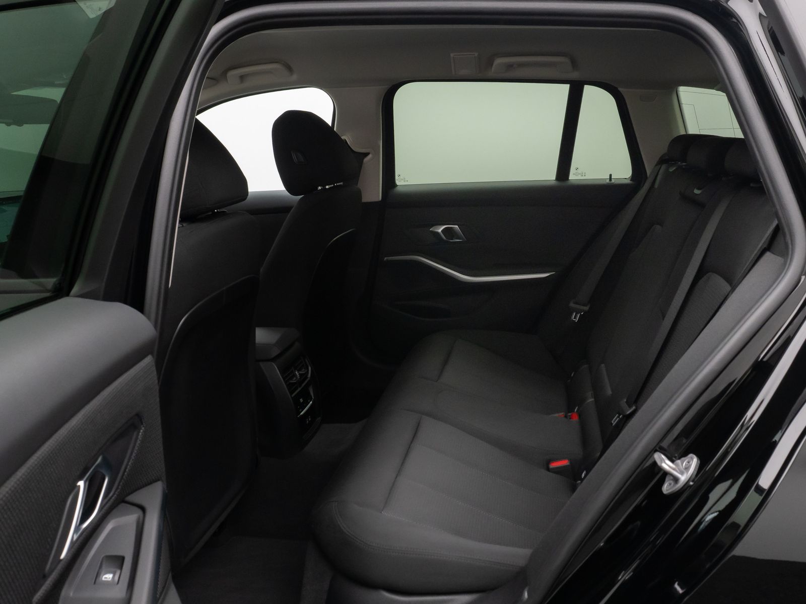 Fahrzeugabbildung BMW 318i Kamera DAB HiFi Widscreen DrivAssist Alarm