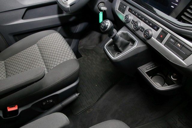 Fahrzeugabbildung Volkswagen T6.1 2.0 TDI Multivan Trendline 4MOTION