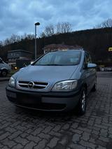 Opel Zafira 2.0L TÜV (03/27) - Opel Zafira aus 2003 mit Diesel-Antrieb