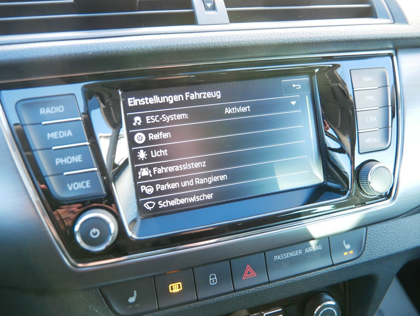 Fahrzeugabbildung SKODA Fabia Combi 1.2 TSI Joy PDC SHZ NSW Klimaautom.