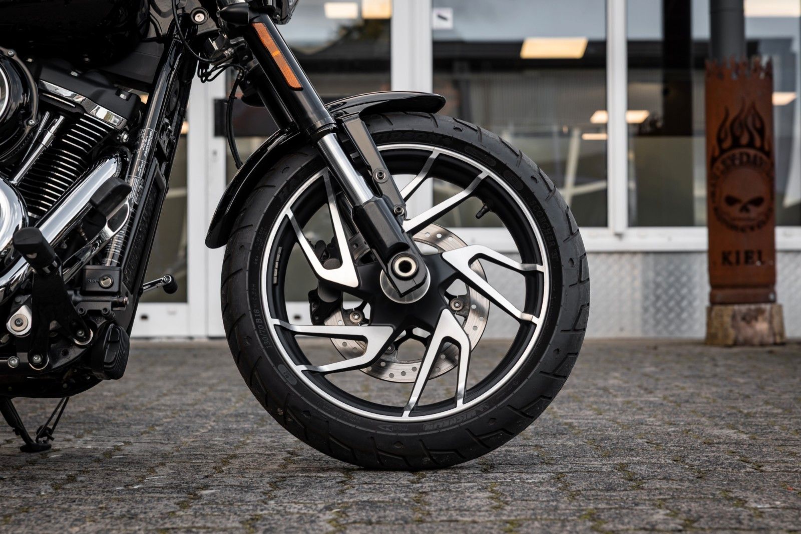 Fahrzeugabbildung Harley-Davidson FLSB SPORT GLIDE 107