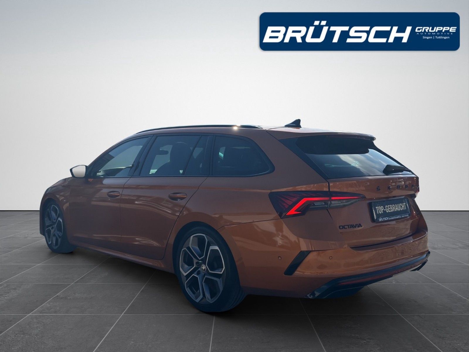 SKODA Octavia Combi 2.0 TSI RS DSG / PANORAMA / STHZG - Image 3