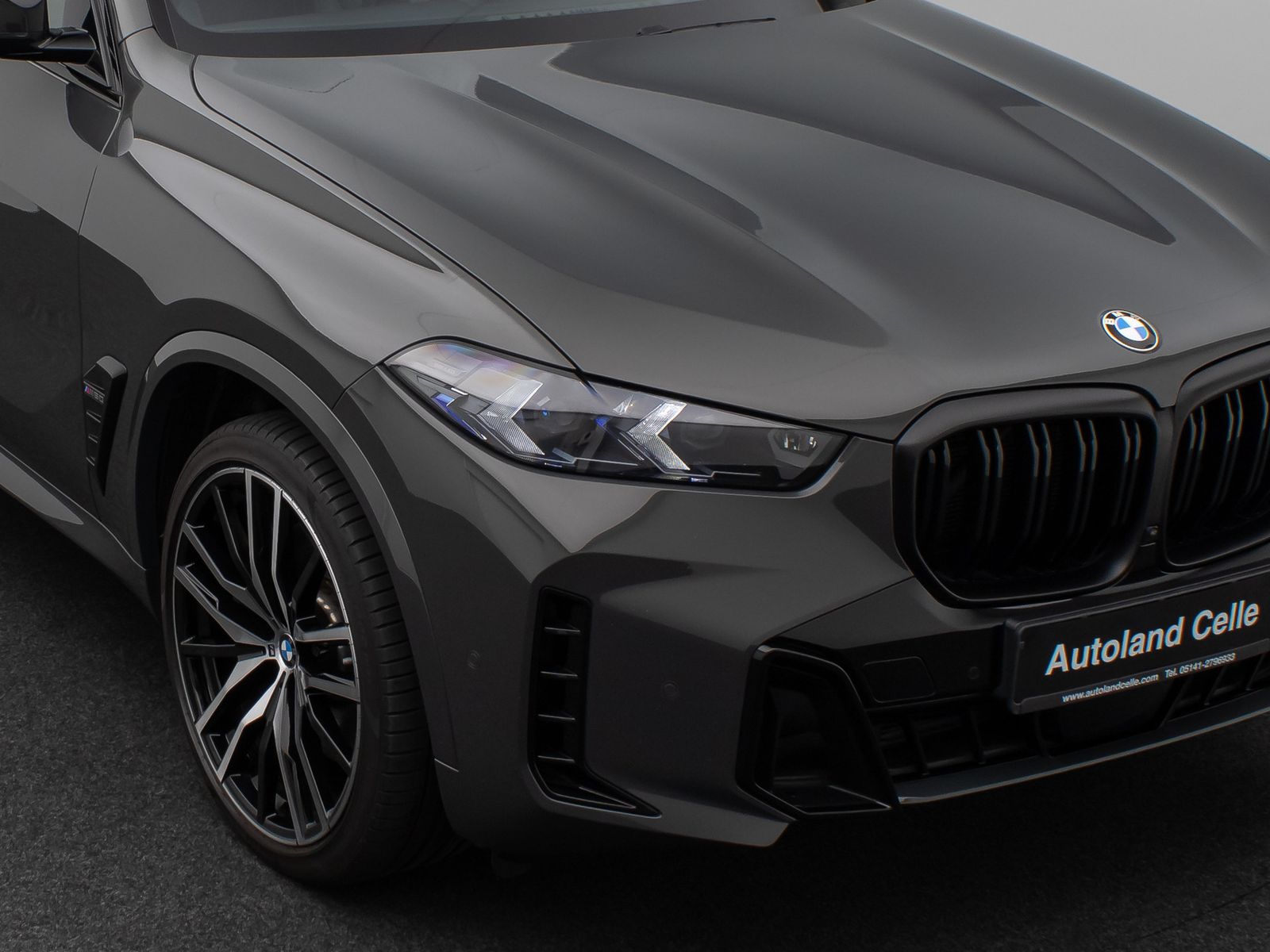 Fahrzeugabbildung BMW X5 M60i 360° HUD H/K SoftCl Panorama Sky Lounge