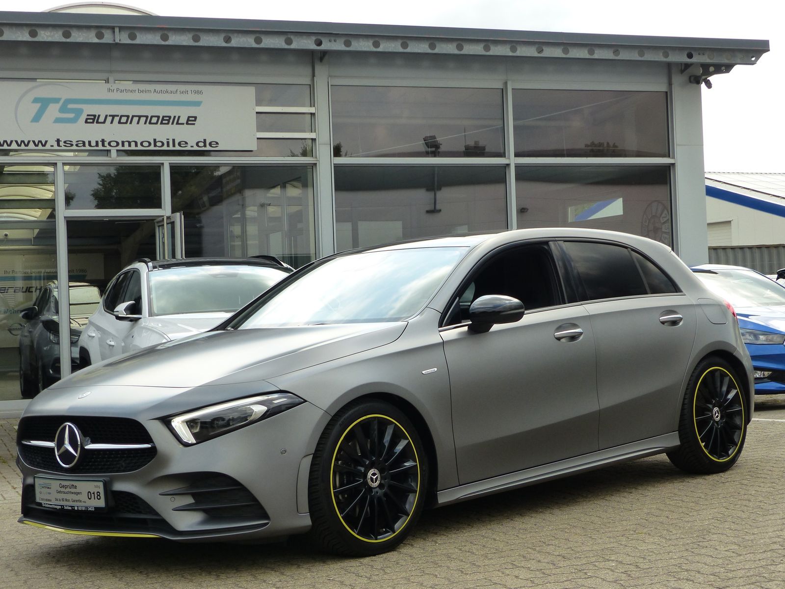 MERCEDES-BENZ A 220 Edition 1 AMG+Night+el.Panod+LED+Head-up