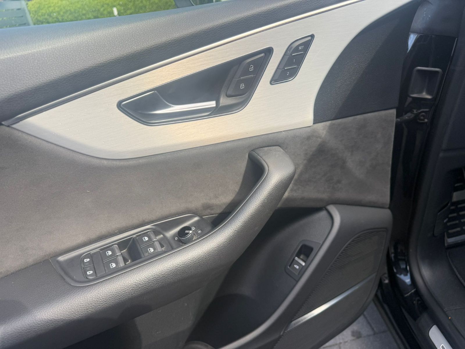 Fahrzeugabbildung Audi Q8 50 TDI quattro S-Line 1. Hand Vollausstattung