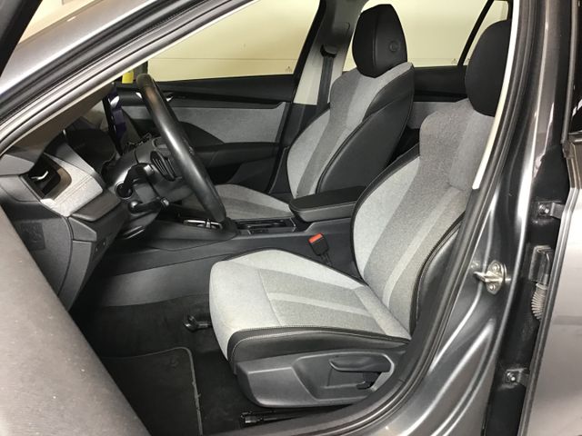 Fahrzeugabbildung Skoda Octavia Selection 2.0 TDI Combi DSG/ACC/Navi/RFK