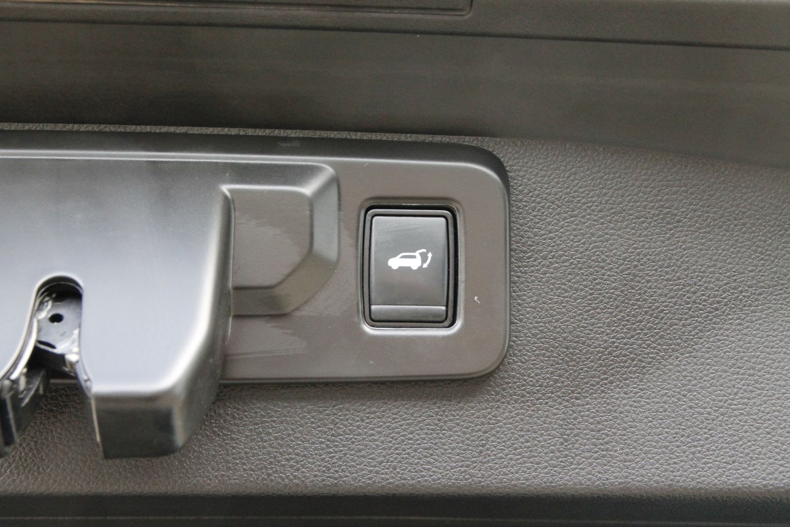 Fahrzeugabbildung Renault Symbioz Iconic E-Tech Full Hybrid 145