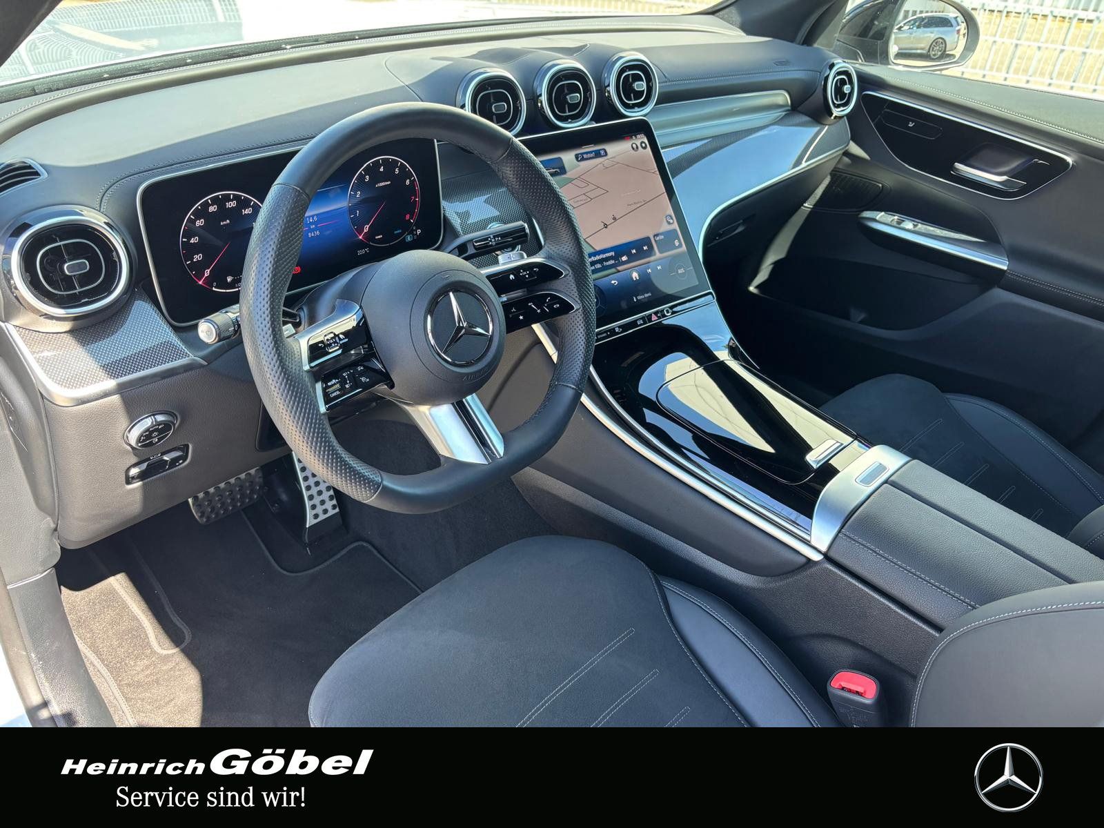 Fahrzeugabbildung Mercedes-Benz GLC 200 4M AMG*AHK*AMBIENTEBEL*WINTER-PAKET*
