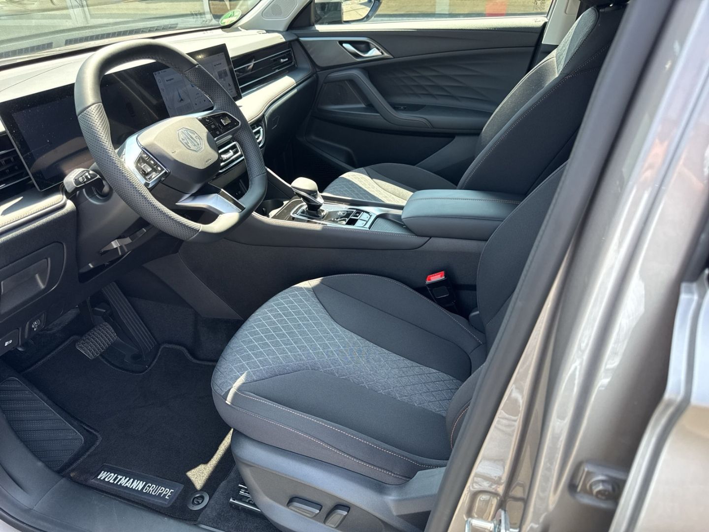 Fahrzeugabbildung MG HS Hybrid+ Comfort MY25 TOP FINANZ* versch. Farb