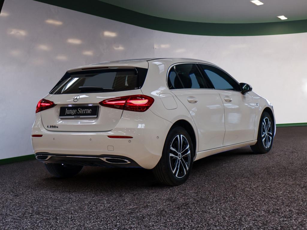 Mercedes-Benz A 250 e Progressive Advanced LED NAVI KAMERA SHZ