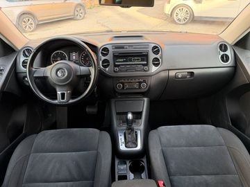 Volkswagen Tiguan - 11