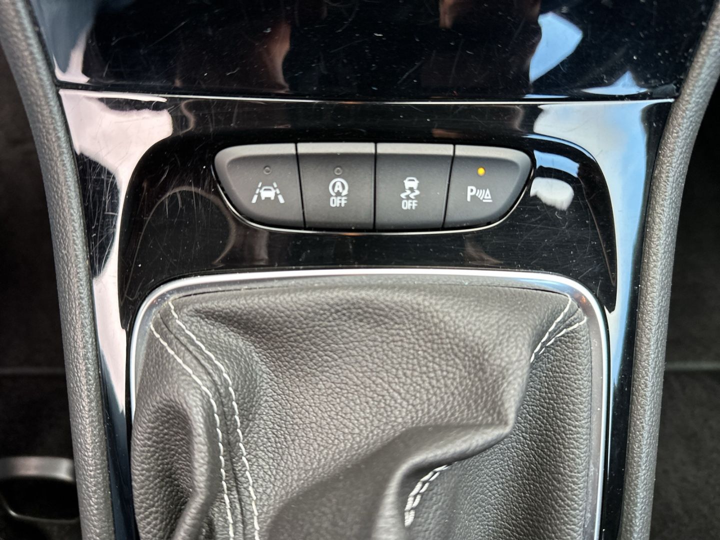 Fahrzeugabbildung Opel Astra Sports Tourer 1.2 KLIMA+ NAVI + PARKSENSOR