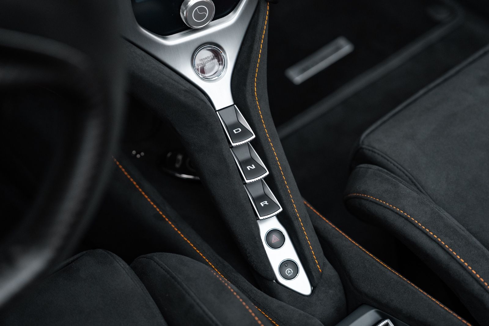 Fahrzeugabbildung McLaren 750S Spider CARBON/PERFORMANCE/360°CAMERA/B&W