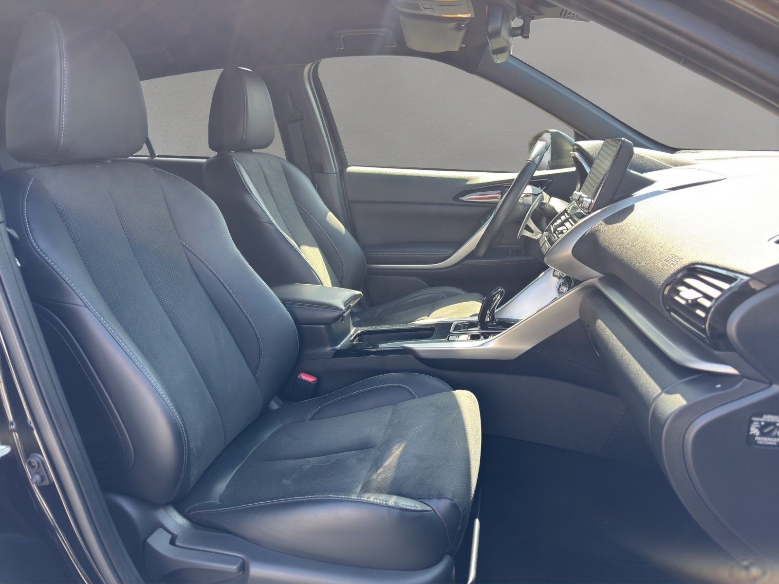 Fahrzeugabbildung Mitsubishi Eclipse Cross 2.4 Plus Hybrid Aut./LED/KAMERA/