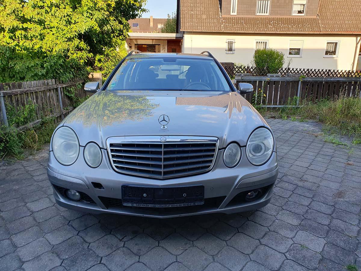Mercedes-Benz E280 2006 — rear view