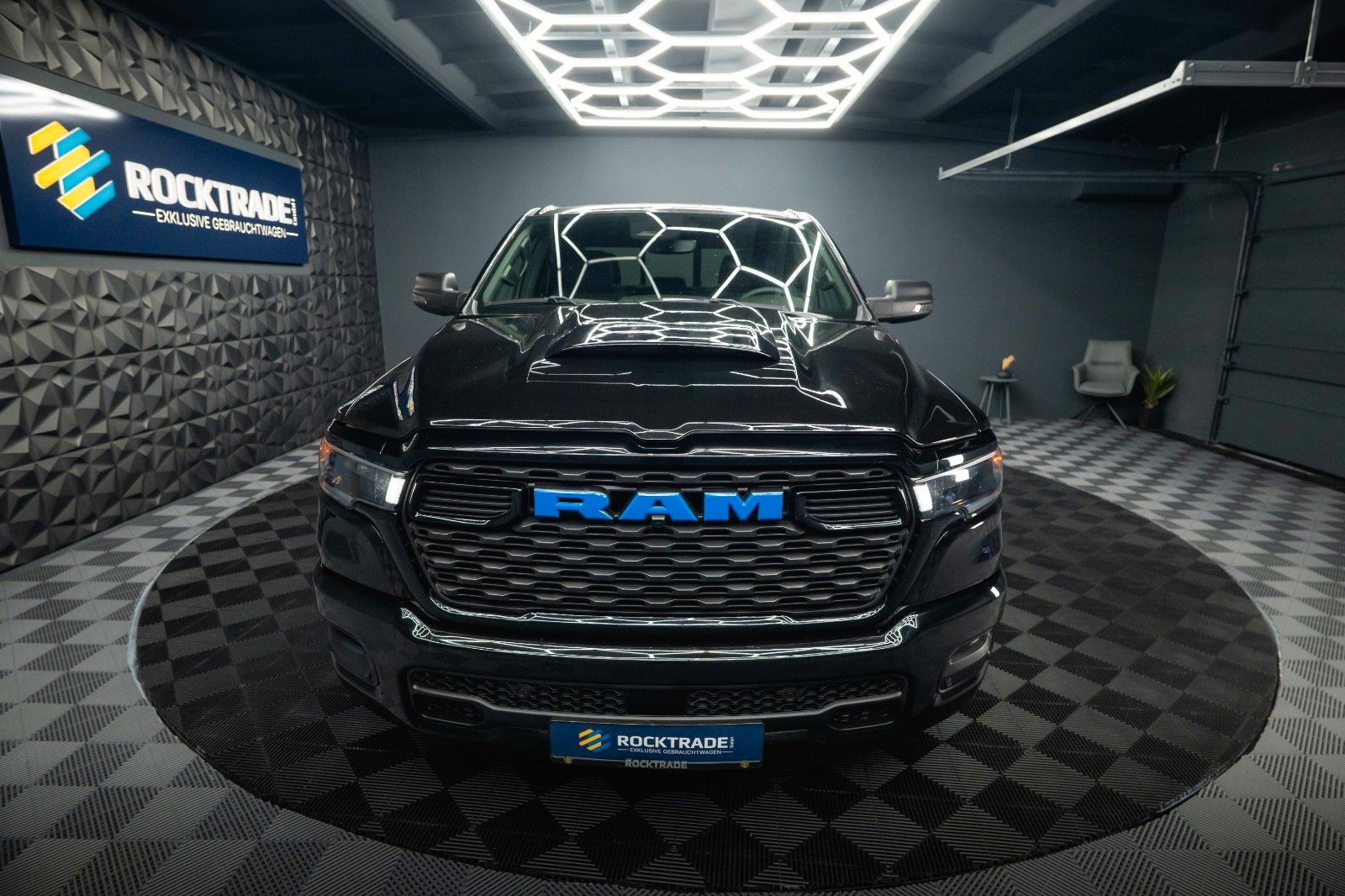 Fahrzeugabbildung Dodge RAM 3.0 MY 25 TWIN TURBO BLACK EDITION *LED*ACC*