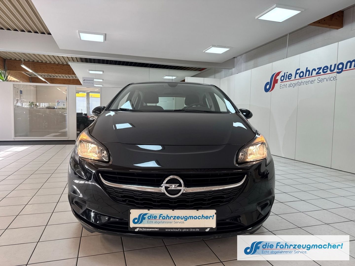Fahrzeugabbildung Opel Corsa E Edition Navi Apple CarPlay Android Auto