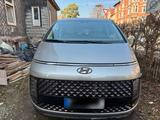 Hyundai STARIA Premium 2.2 CRDi Automatik - Hyundai STARIA von privat