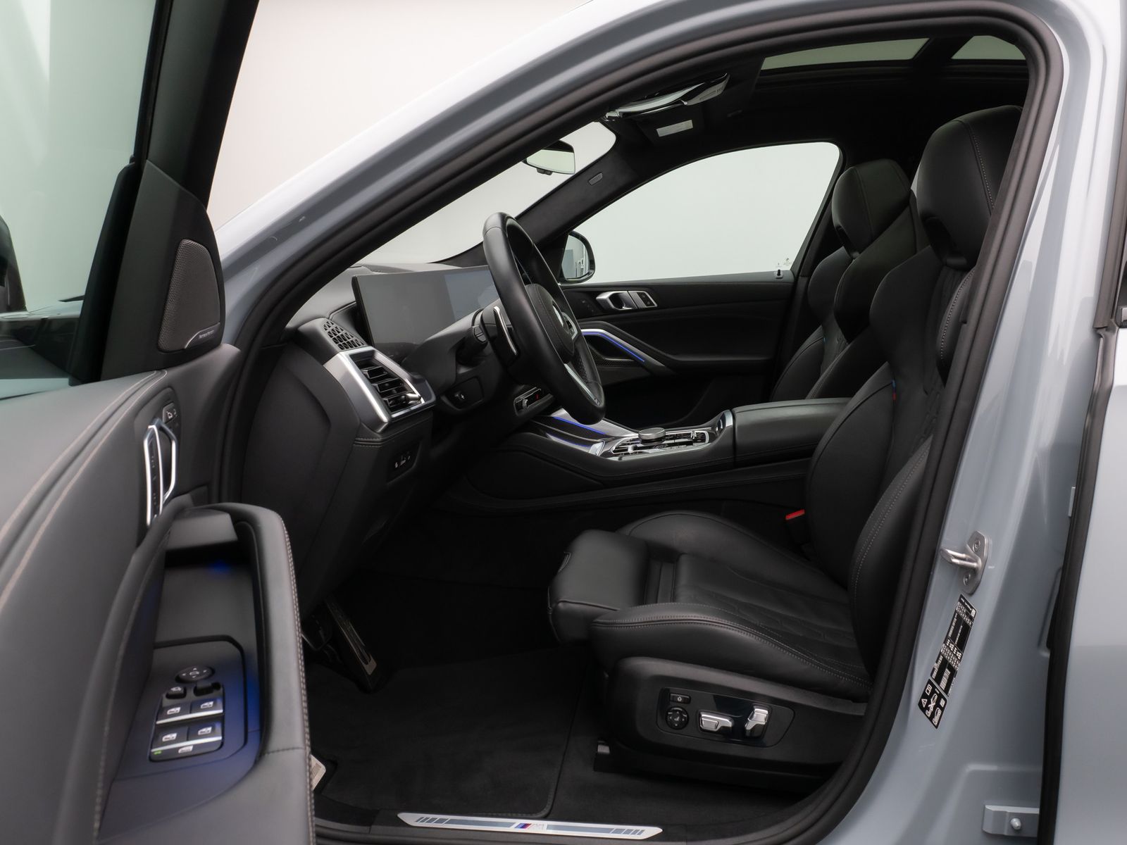 Fahrzeugabbildung BMW X6 xD30d M Sport Pro Panorama 360°HUD H/K 22Zoll