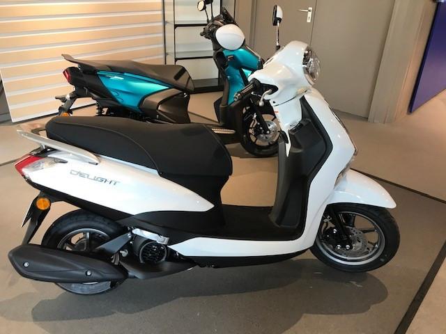 Yamaha D'elight  125 * B196 *