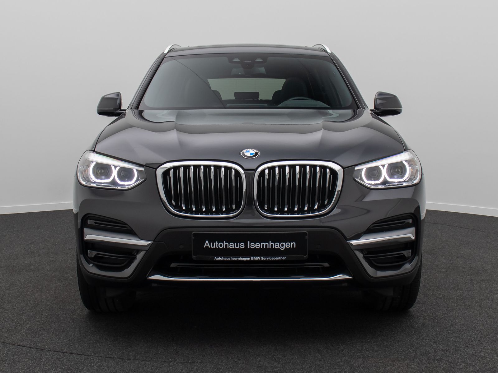 Fahrzeugabbildung BMW X3 xD30e LuxuryLine HUD DAB HiFi Panorama 19Zoll