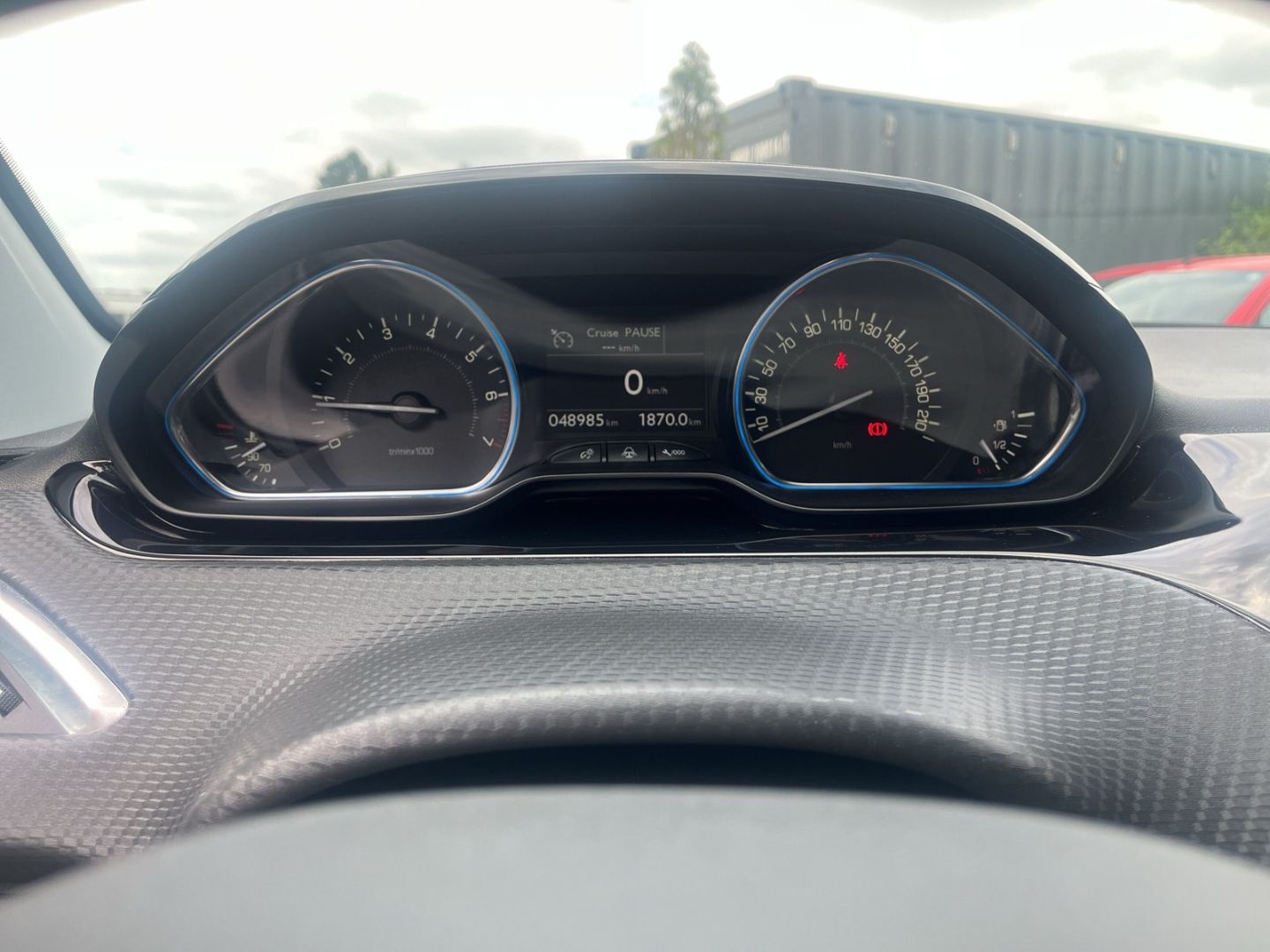 Fahrzeugabbildung Peugeot 2008 Puretech 110 S&S Allure Panorama Navi SHZ
