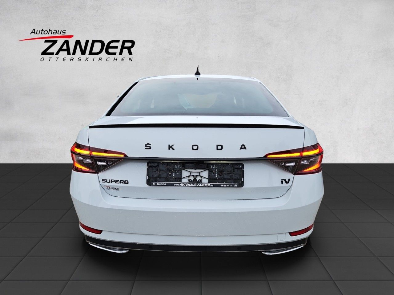 Fahrzeugabbildung SKODA Superb Sportline iV AHK NAVI Standheizung