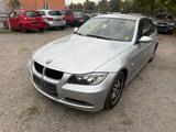 BMW 318i - BMW 318 aus 2007: 318i