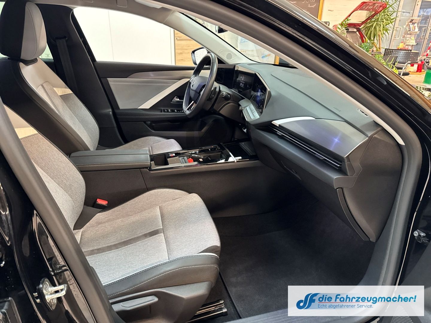 Fahrzeugabbildung Opel Astra L Sports Tourer Elegance Navi LED Apple Ca