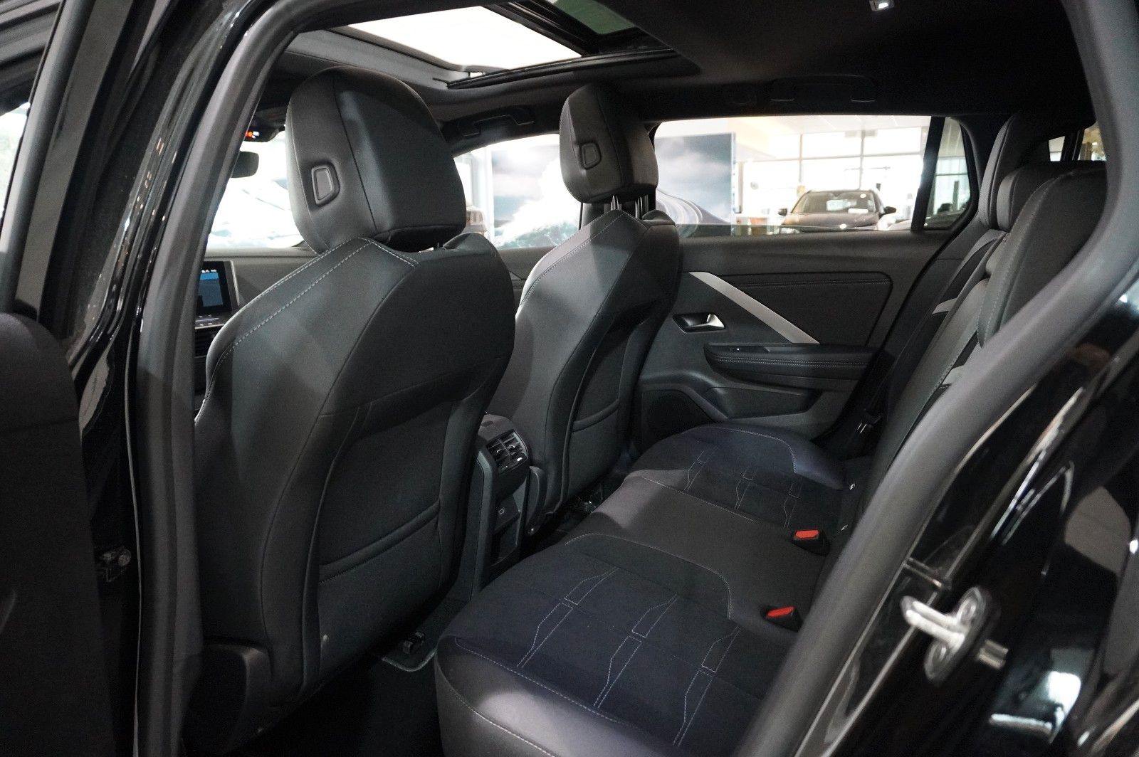 Fahrzeugabbildung Opel Astra L ST 1.2 HYBRID GS NAVI/LED/SPORT/PANO/HUD