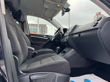 Volkswagen Tiguan - 10