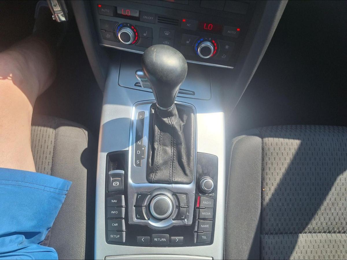 Audi A6 2011 — photo 19