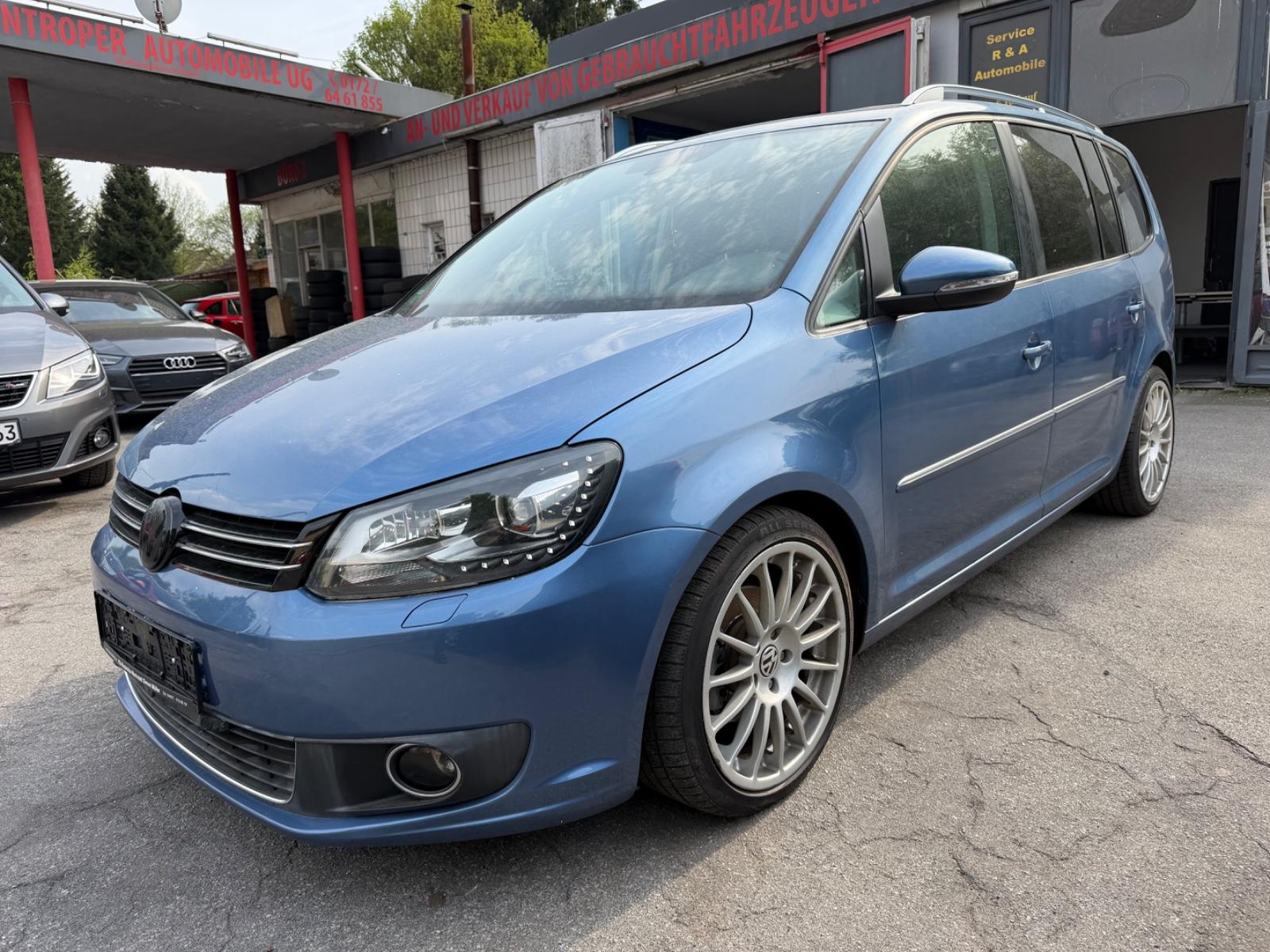Volkswagen Touran Highline XENON*NAVI*PANORAMA*DSG