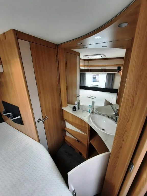 Fahrzeug Übersicht 20 Fahrzeugabbildung LMC Vivo 522 K Sparen Sie 4.650,- €