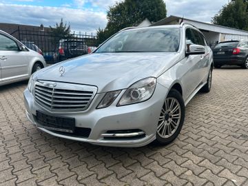 Mercedes E 220 - 1