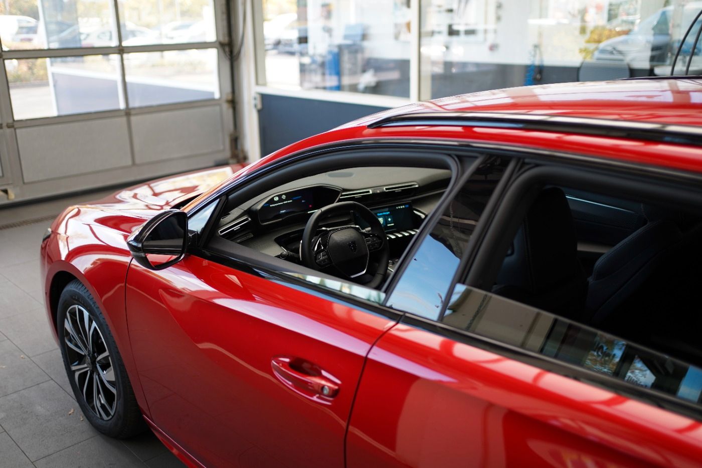 Fahrzeugabbildung Peugeot 508 SW Plug In Hybrid 225 e-EAT8 Automatik DAB