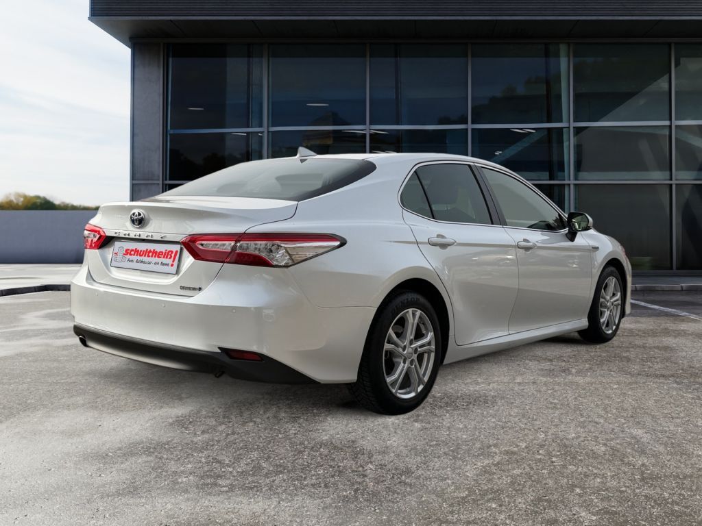 Fahrzeugabbildung Toyota Camry Executive