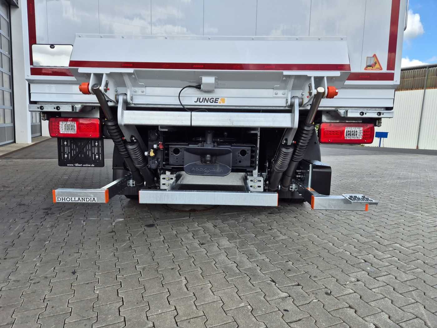 Fahrzeugabbildung Iveco S-Way AS190S42/P Schiebeplanen LBW 2.000kg AHK