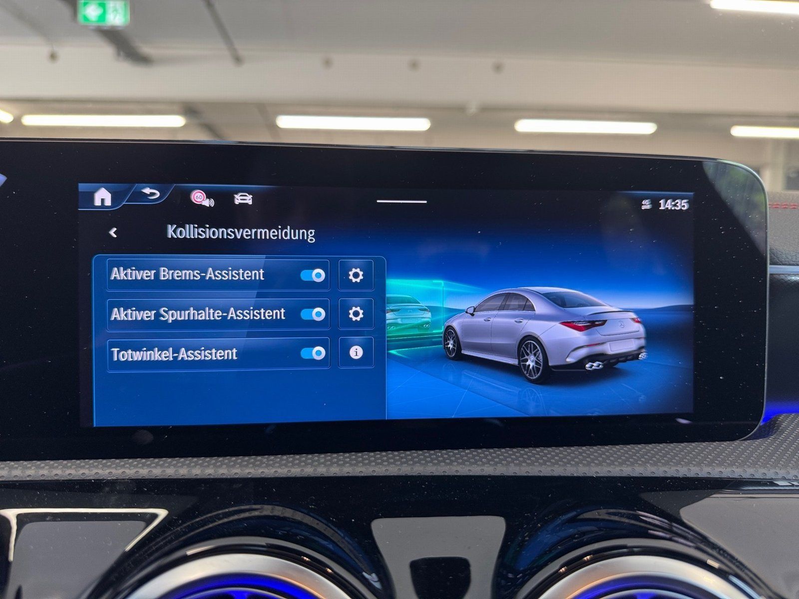 Fahrzeugabbildung Mercedes-Benz CLA 35 4M AMG*Pano*Aero*Distr*Mbeam*19"*360*Nght