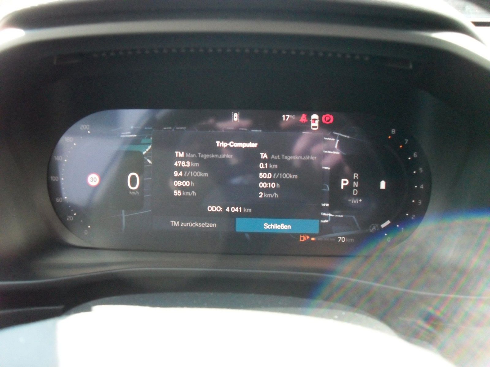 Fahrzeugabbildung Volvo XC 40 B3 Plus Dark | Standheizung | 360°