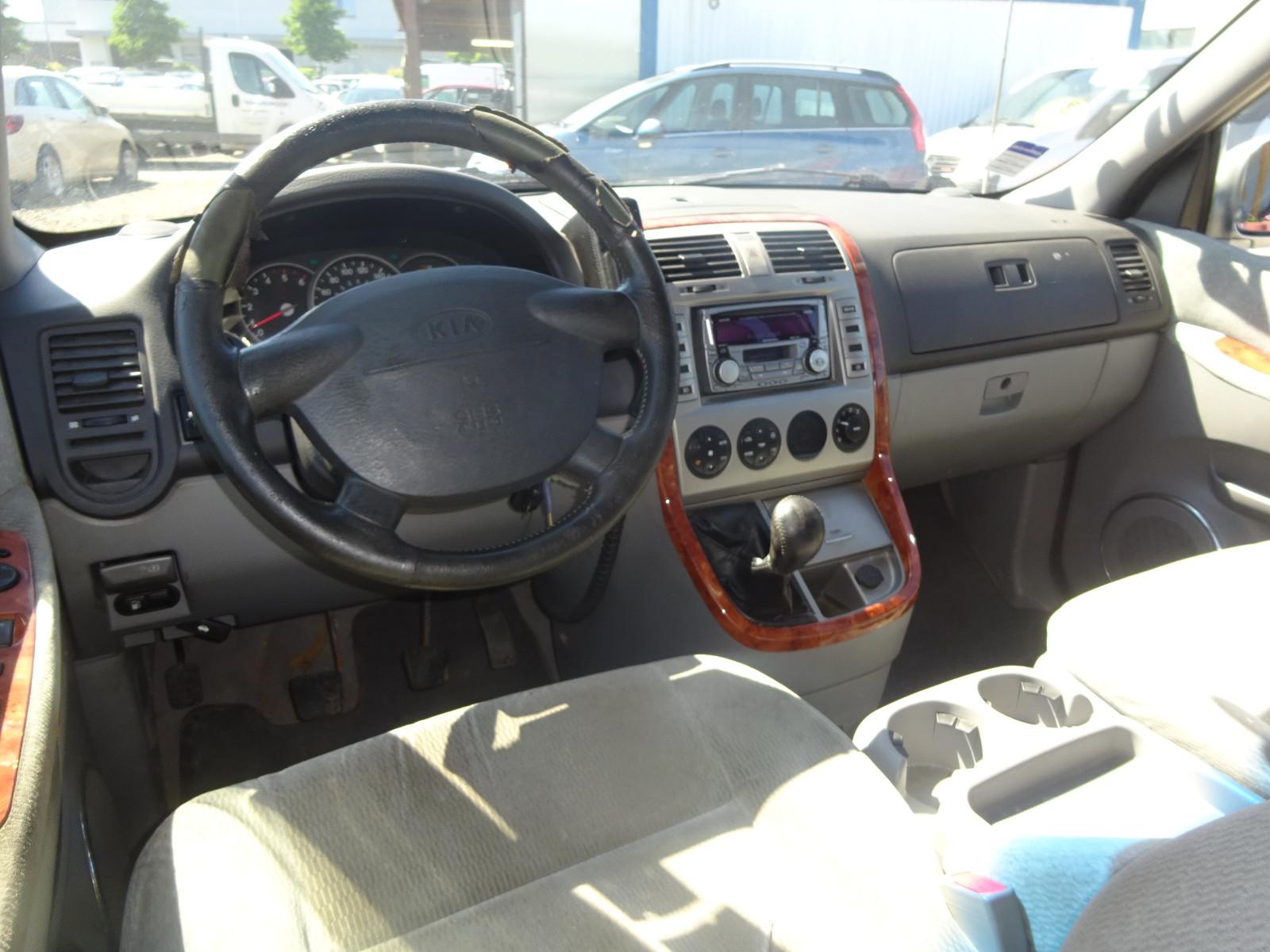 Kia Carnival 2005 — photo 9