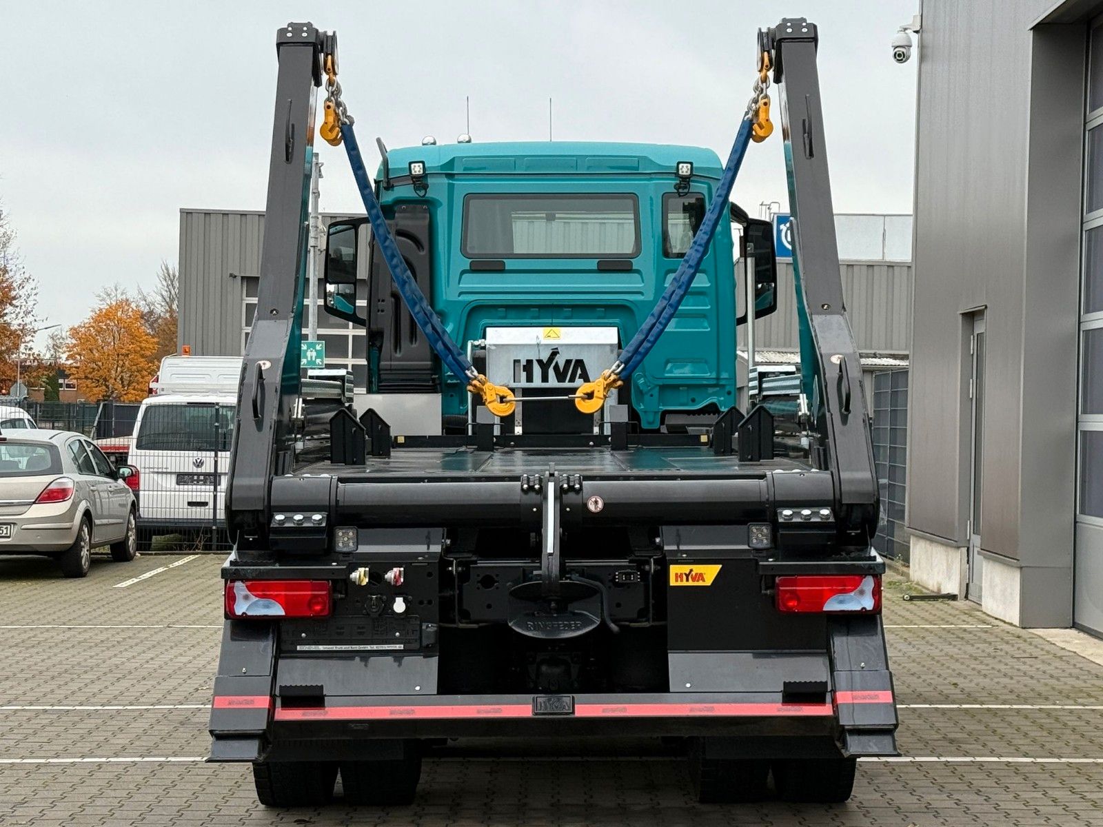 Fahrzeugabbildung MAN TGS 26.520 Absetzkipper HYVA 18 TAZ / Funk / 6x4