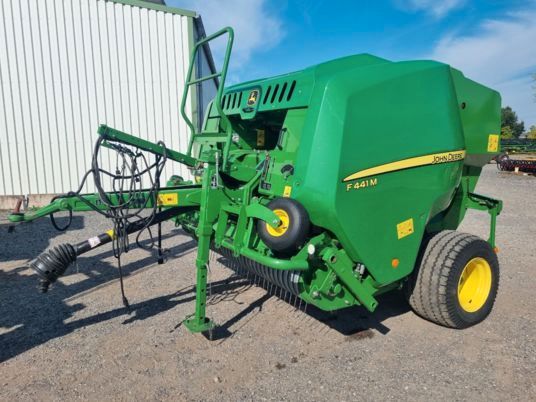 John Deere F441M