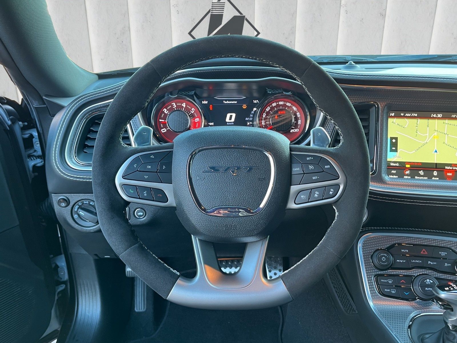 Fahrzeugabbildung Dodge Challenger * SRT V8*Hellcat*Black-Edition*727PS*