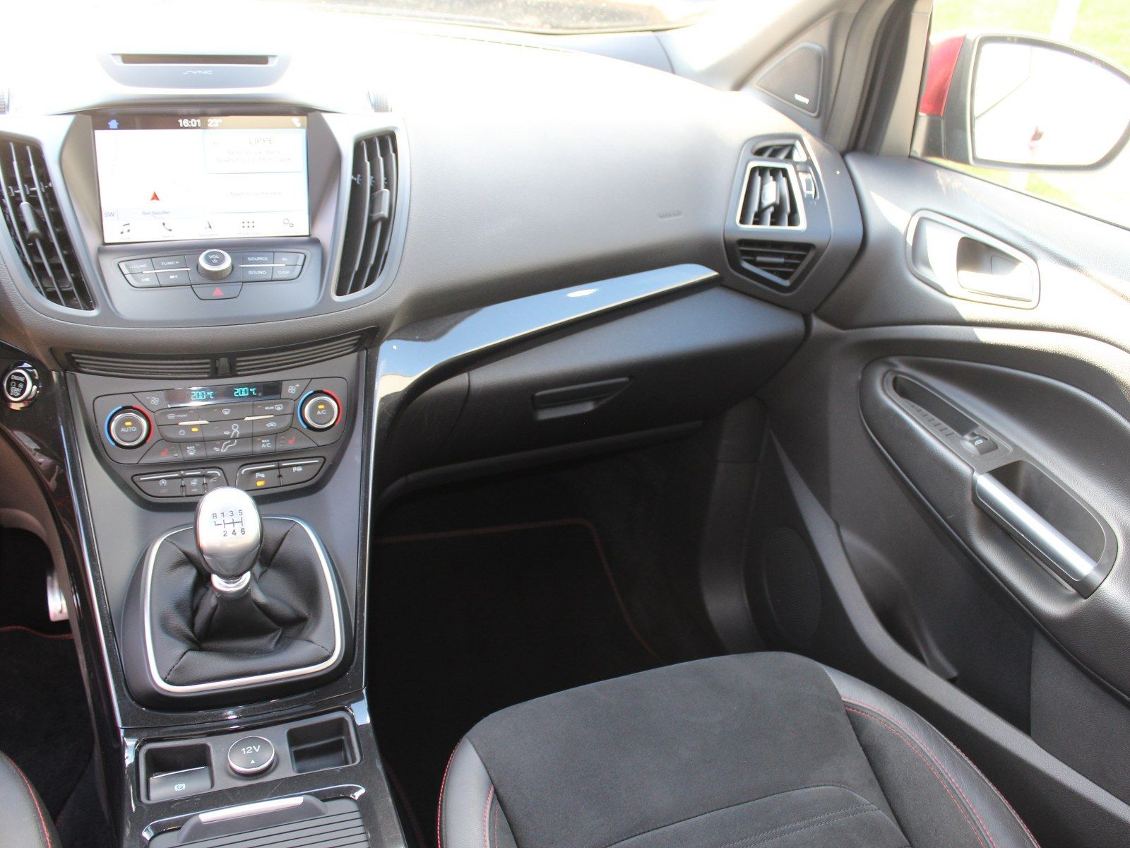 Fahrzeugabbildung Ford Kuga ST-Line 1,5 EcoBoost Start/Stopp