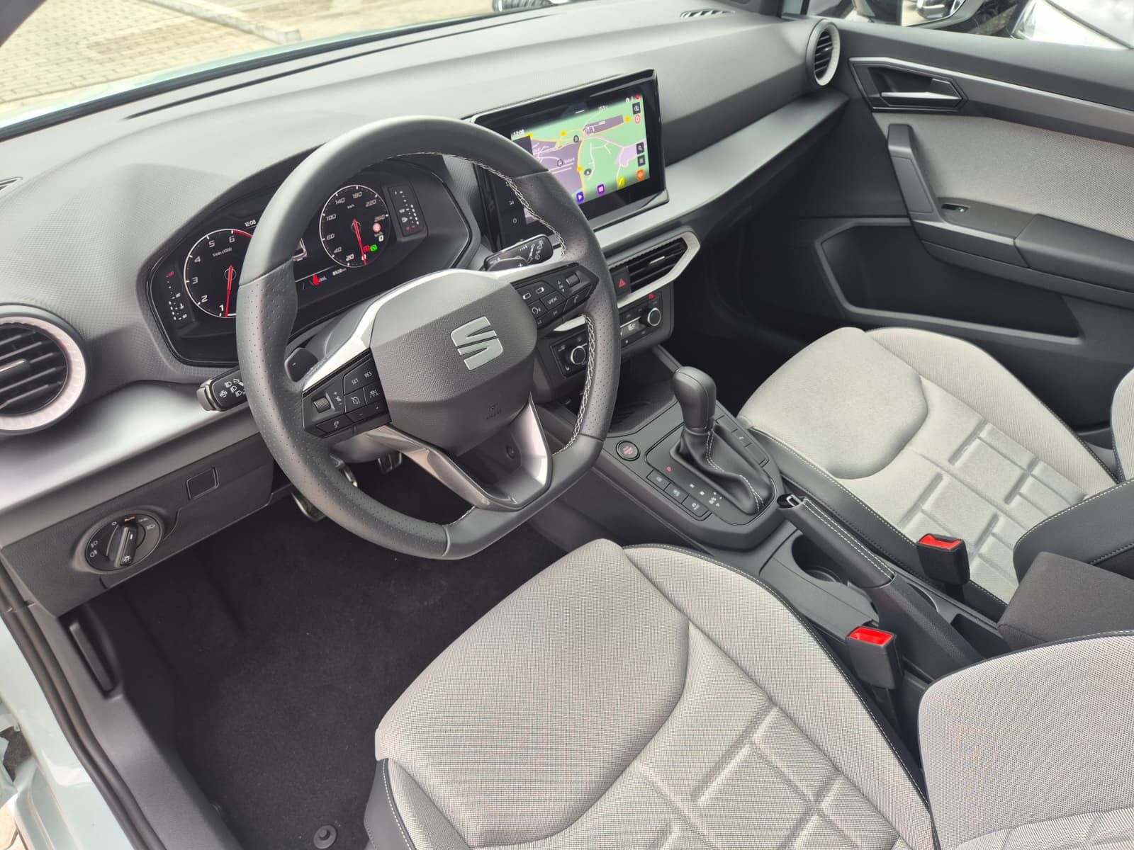 Fahrzeugabbildung SEAT Ibiza 1.5 TSI FR Black Edition*LED*ACC*KAM*PANO