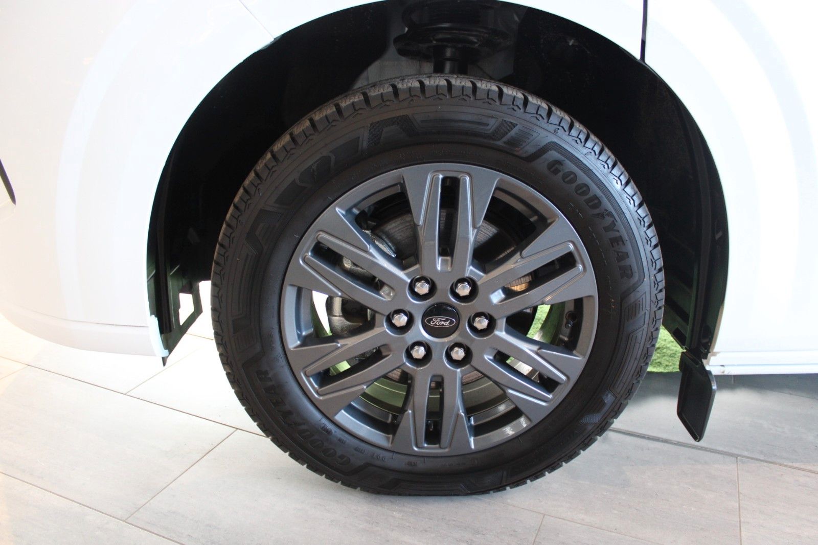 Fahrzeugabbildung Ford NUGGET L1 Titanium MARKISE + Aufstelldach SOFORT