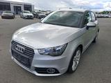 Audi A1 S line Sportpaket S´tronic*NAVI*Keyless*AHK* - Audi A1: Silber
