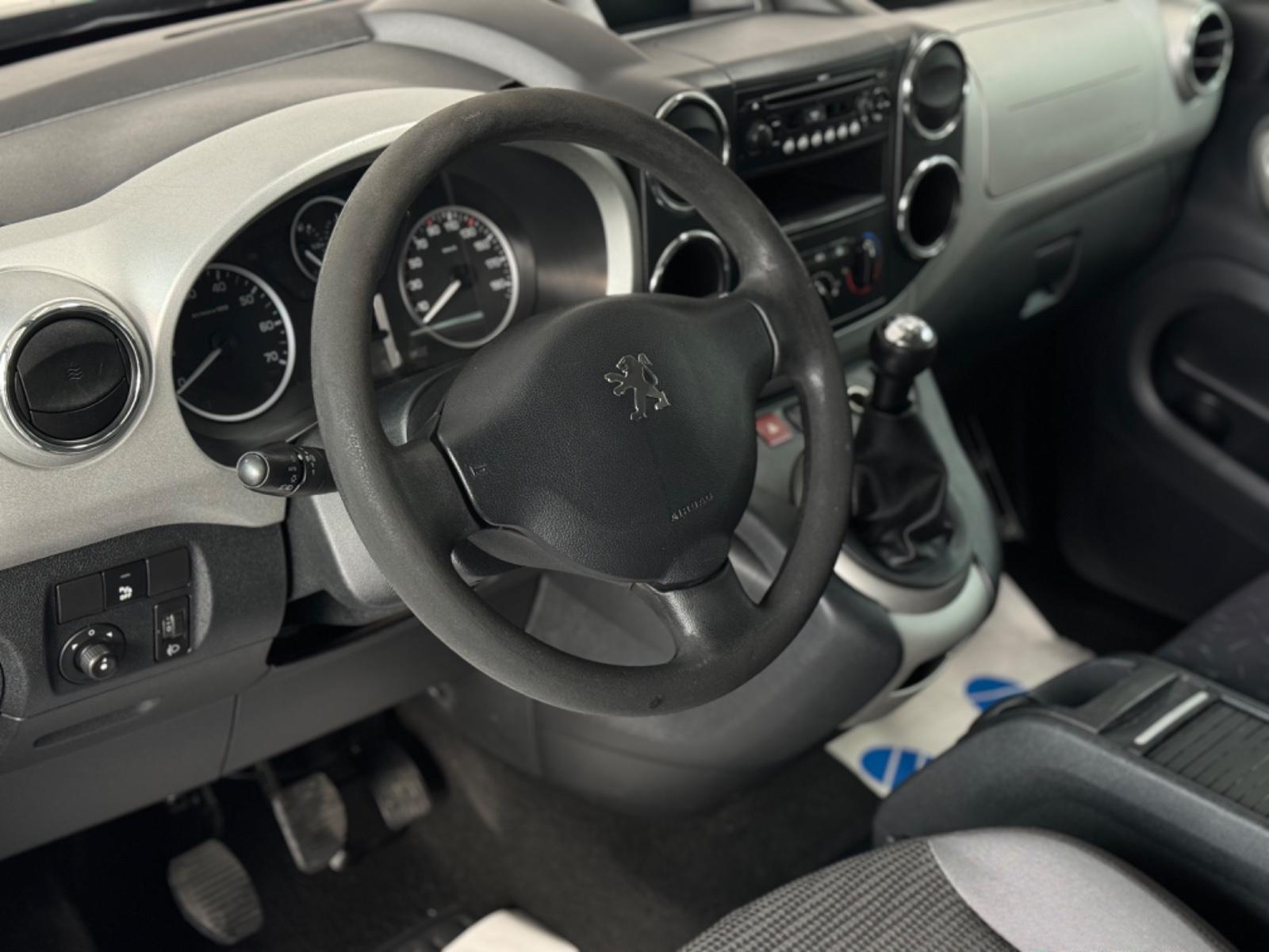 Peugeot Partner Tepee  Behindertengerecht-Rampe + Sitz